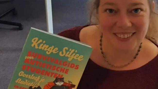 Kinge Siljee met haar boek
